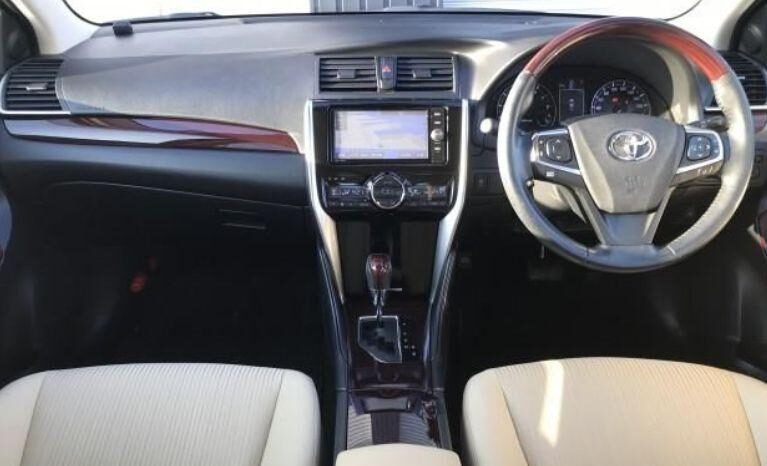 
								Toyota Premio-2018 full									