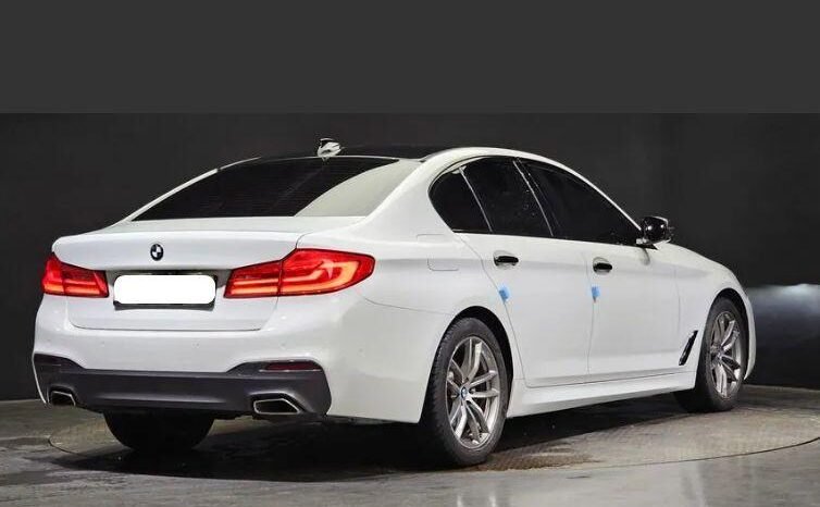 
								BMW 5 Series G30 (2017) full									