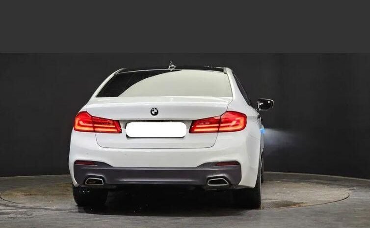 
								BMW 5 Series G30 (2017) full									