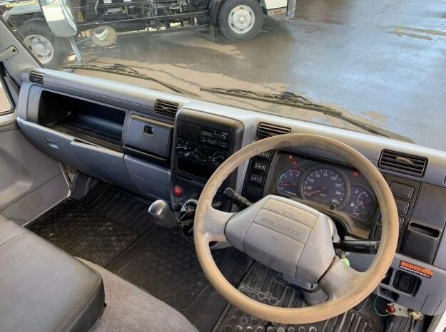 
								Mitsubishi Canter 2006 full									