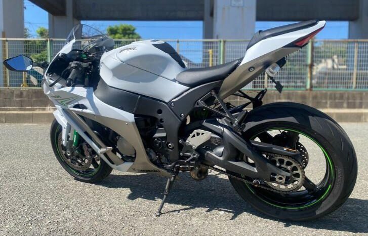 
								Kawasaki Ninja Zx-10r 2018 full									
