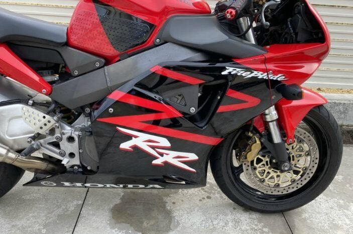 
								Honda Cbr954rr Fireblade 2002 full									