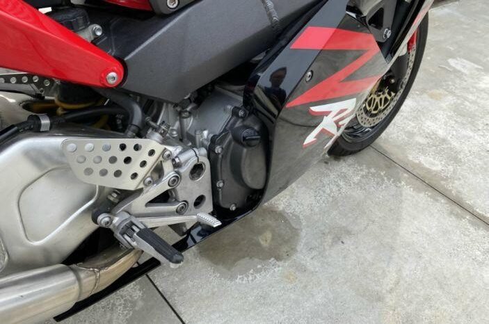 
								Honda Cbr954rr Fireblade 2002 full									