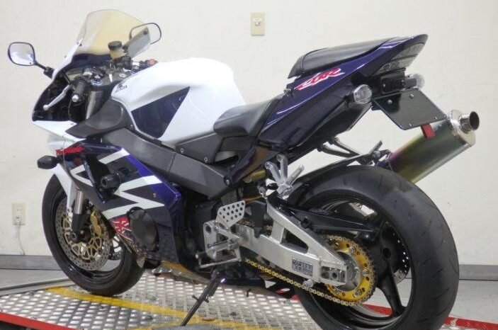 
								Honda Cbr954rr Fireblade 2002 full									