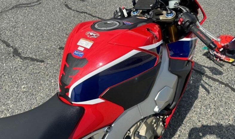 
								Honda CBR1000RR 2017 full									