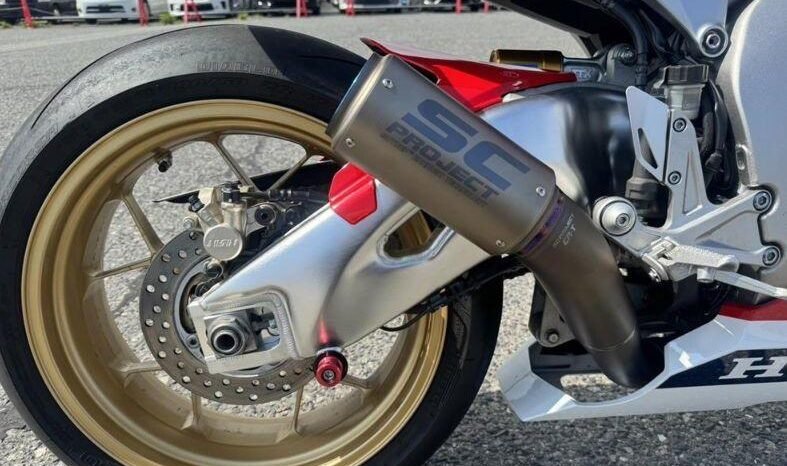 
								Honda CBR1000RR 2017 full									