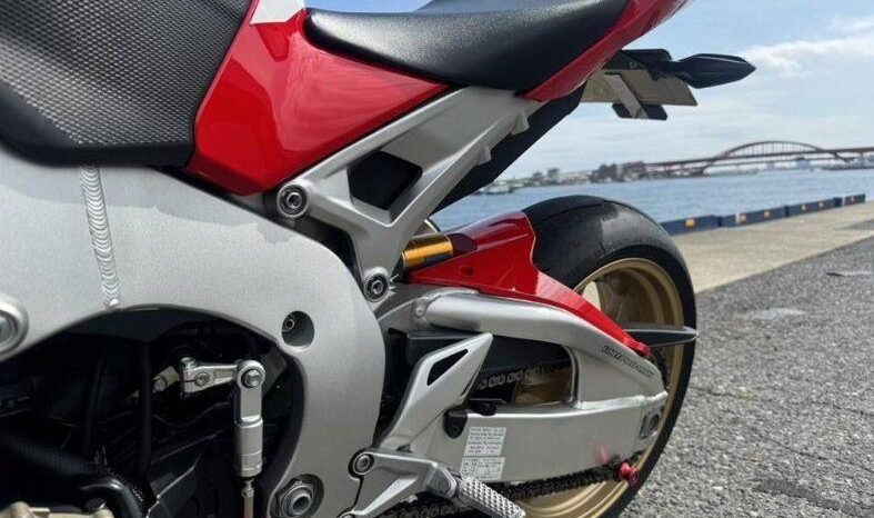 
								Honda CBR1000RR 2017 full									