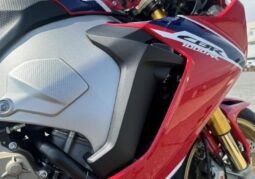 
										Honda CBR1000RR 2017 full									