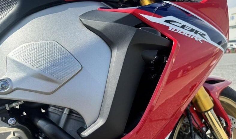 
								Honda CBR1000RR 2017 full									