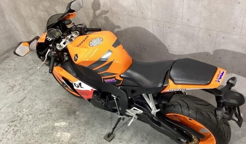 
								Honda CBR1000RR full									