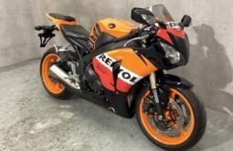 
										Honda CBR1000RR full									