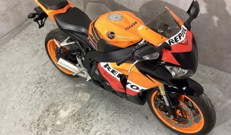 
								Honda CBR1000RR full									