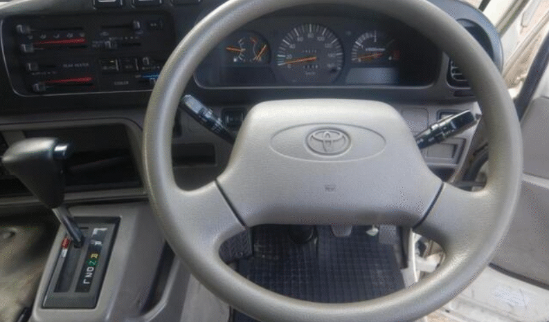 
								Toyota Coaster 2004 full									