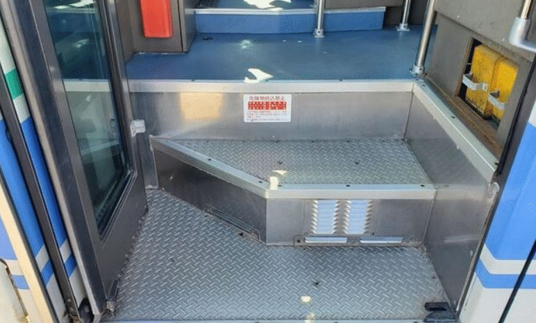 
								Mitsubishi Fuso Aero Star 2003 full									