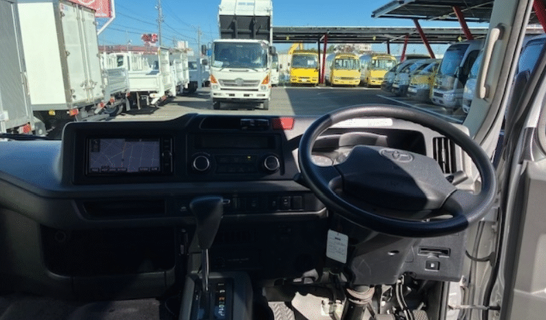 
								Toyota Coaster 2017 full									