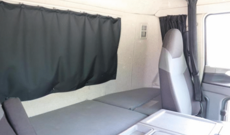 
								MITSUBISHI Fuso Truck full									
