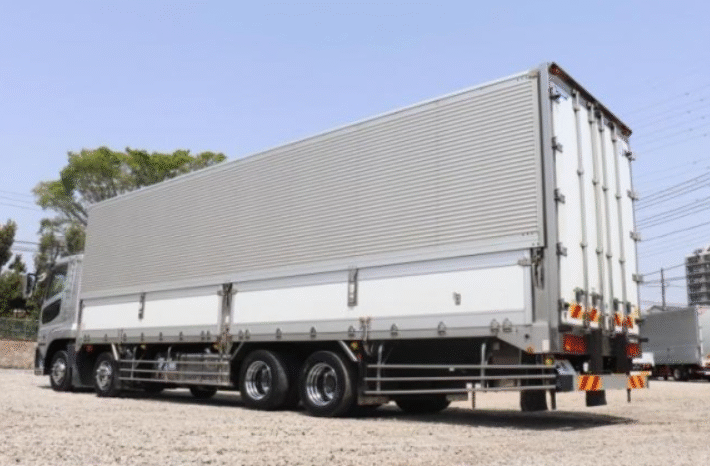 
								MITSUBISHI Fuso Truck full									