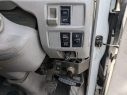 
										Hino Dutro 2005 full									