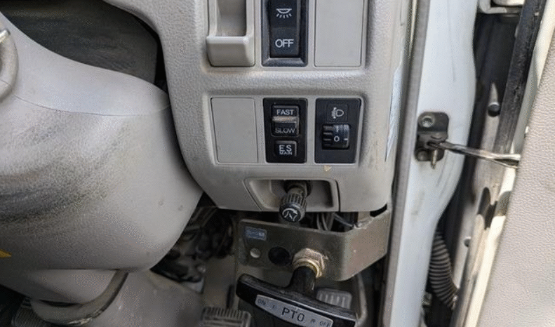 
								Hino Dutro 2005 full									