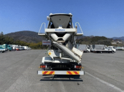 Isuzu Forward 2021