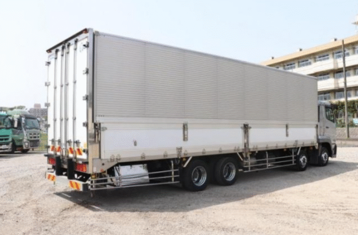 
								MITSUBISHI Fuso Truck full									