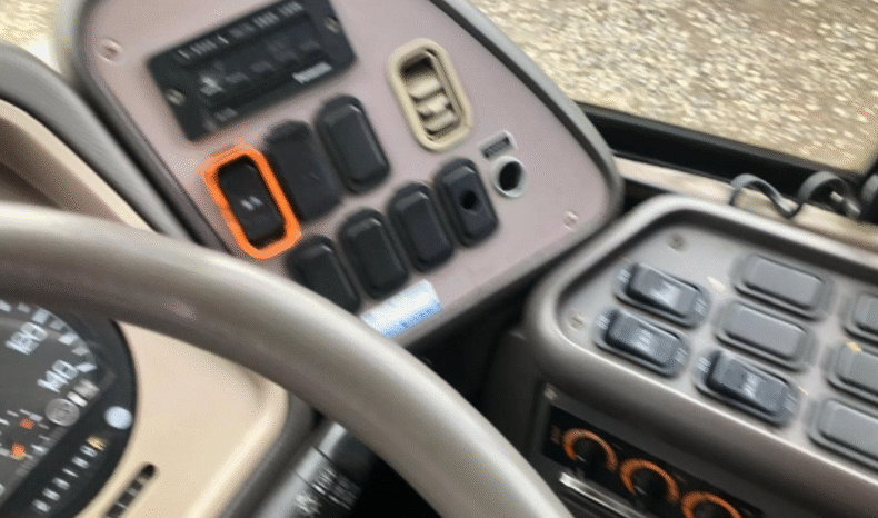 
								Mitsubishi Aero Midi 2002 full									