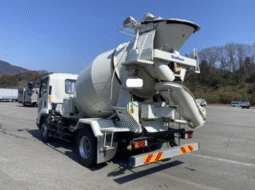 Isuzu Forward 2021