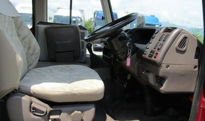 
								Mitsubishi Rosa 2004 full									