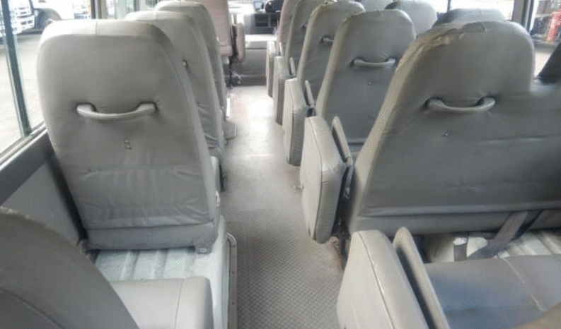 
								Toyota Coaster 2004 full									