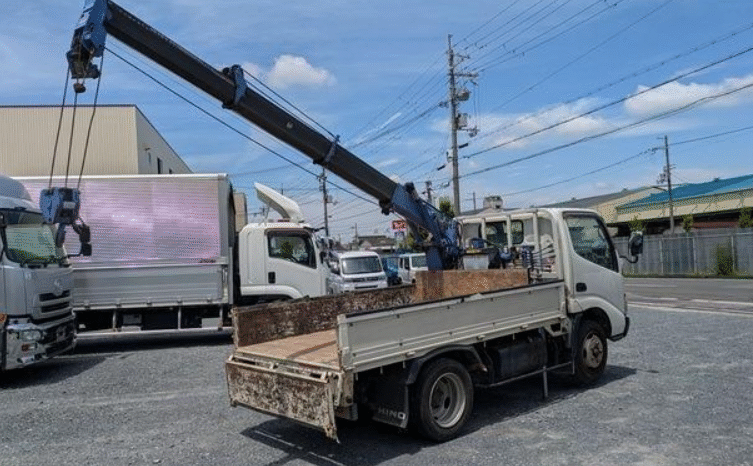
								Hino Dutro 2005 full									