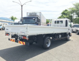 Hino Dutro 2023