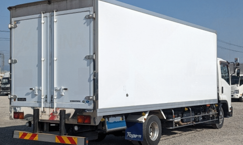 
								ISUZU  Forward full									