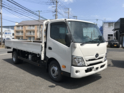 Hino Dutro 2023