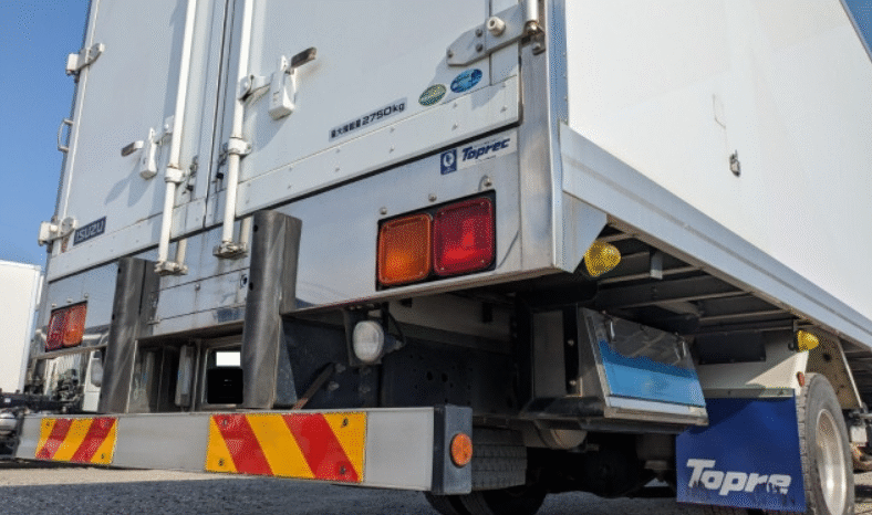
								ISUZU  Forward full									