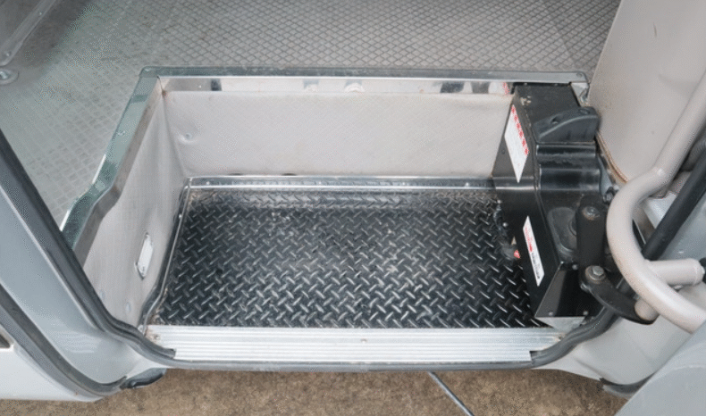 
								Toyota Coaster 2013 full									
