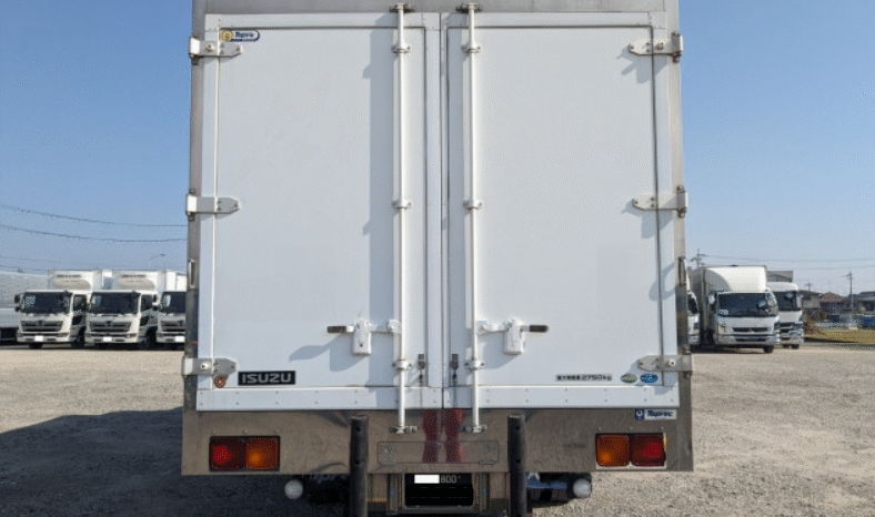 
								ISUZU  Forward full									