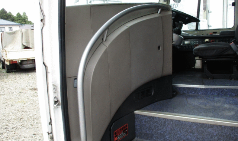 
								Mitsubishi Fuso Aero Queen 2008 full									