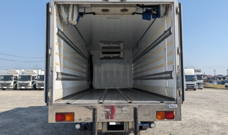 
								ISUZU  Forward full									