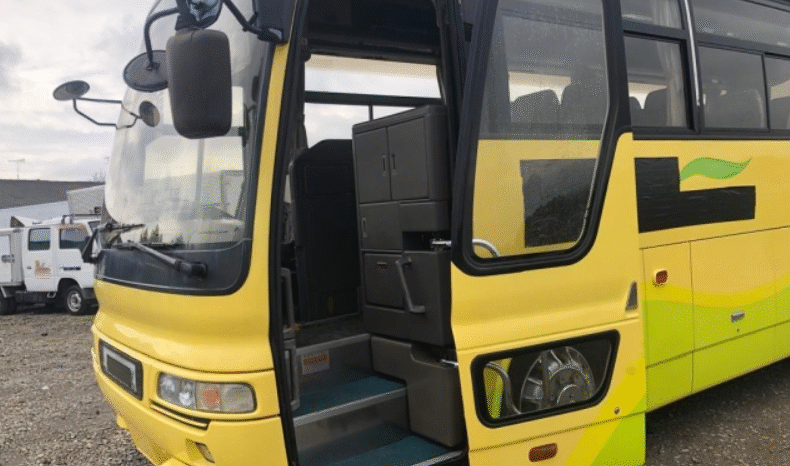 
								Mitsubishi Aero Midi 2002 full									