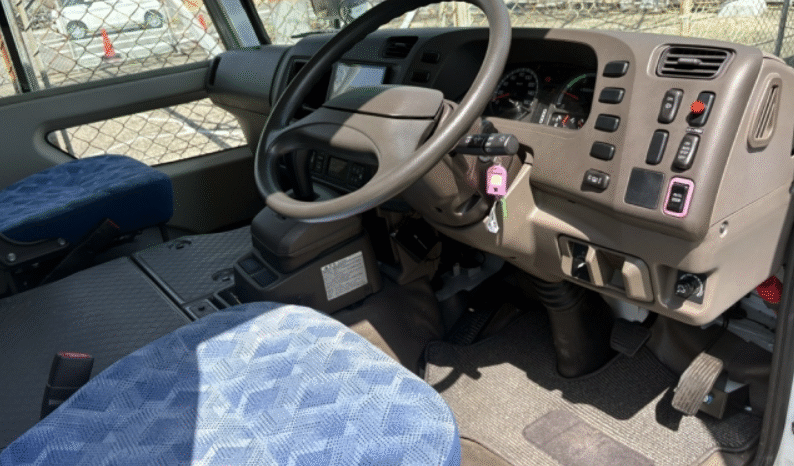 
								MITSUBISHI  Rosa  2015 full									