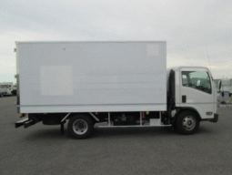 ISUZU  Elf  2016