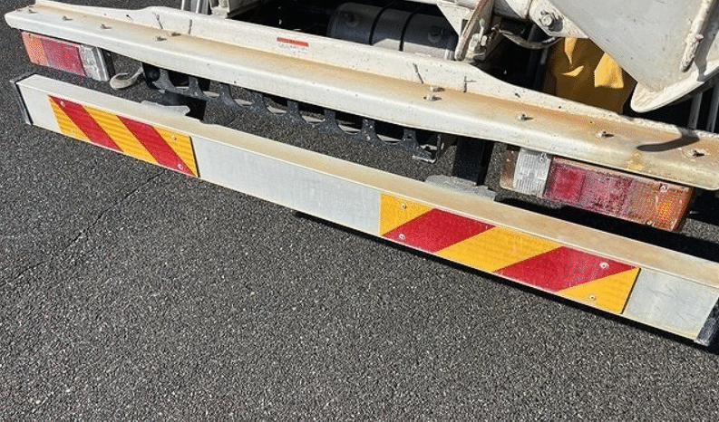 
								ISUZU  Forward   2022 full									
