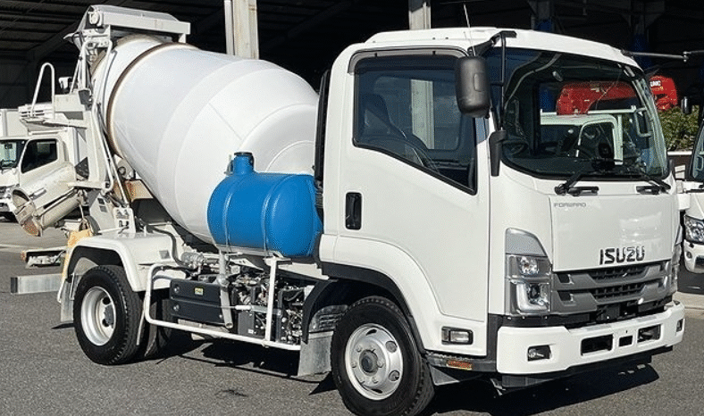 
								ISUZU  Forward   2022 full									