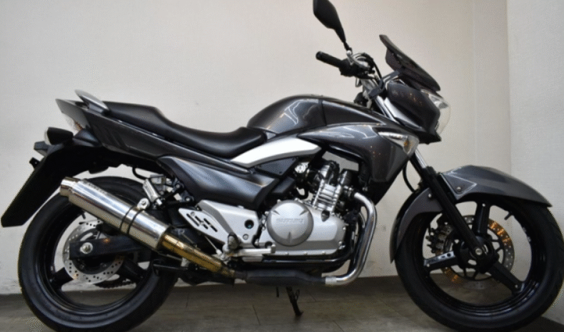 
								SUZUKI  GSR250  2012 full									