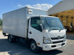 Hino Dutro 2015