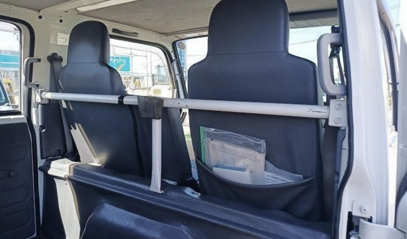 
								ISUZU  Elf  2011 full									