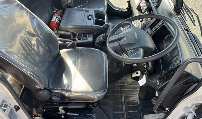 
								ISUZU  Forward   2022 full									