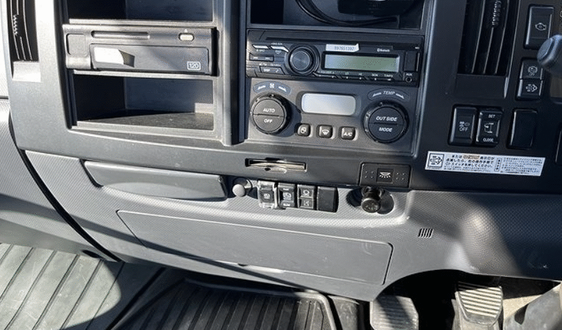 
								ISUZU  Forward   2022 full									