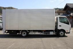 Hino Dutro 2016