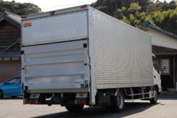 Hino Dutro 2016
